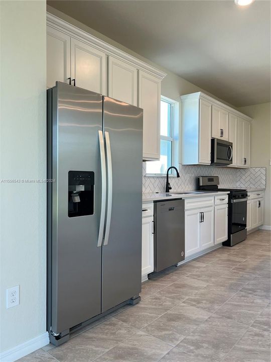 Recently Rented: $2,700 (3 beds, 2 baths, 1822 Square Feet)