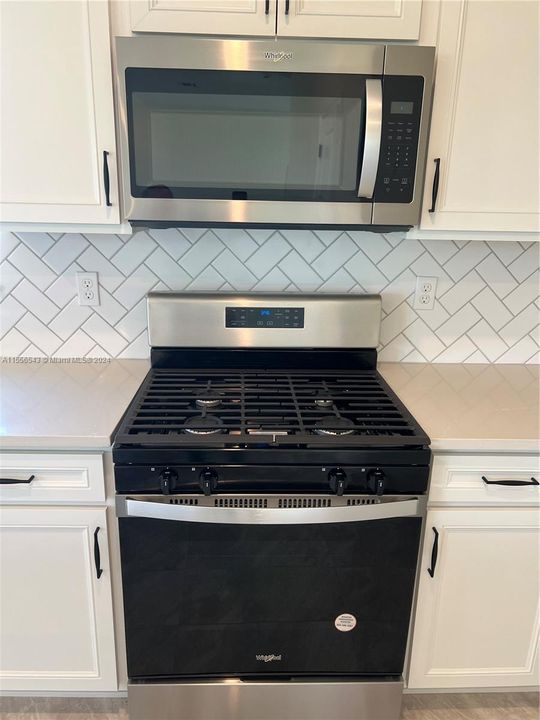 Recently Rented: $2,700 (3 beds, 2 baths, 1822 Square Feet)