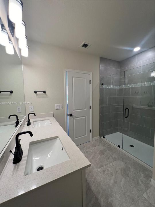 Recently Rented: $2,700 (3 beds, 2 baths, 1822 Square Feet)