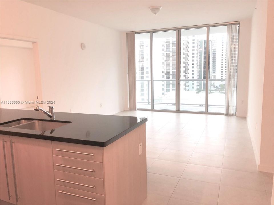 Active With Contract: $3,700 (2 beds, 2 baths, 1012 Square Feet)