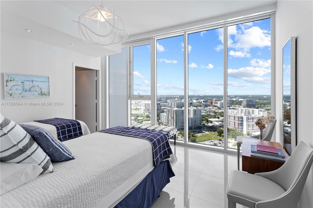 Recently Rented: $9,300 (3 beds, 3 baths, 1708 Square Feet)