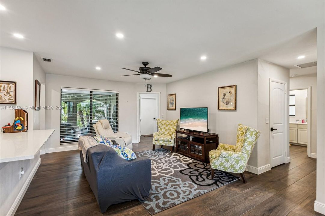 For Sale: $1,475,000 (3 beds, 2 baths, 1898 Square Feet)