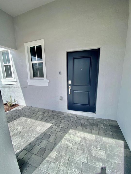 最近租的: $5,650 (5 贝兹, 3 浴室, 2987 平方英尺)