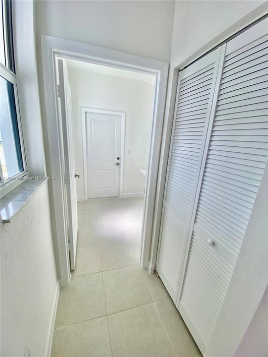 最近租的: $5,650 (5 贝兹, 3 浴室, 2987 平方英尺)