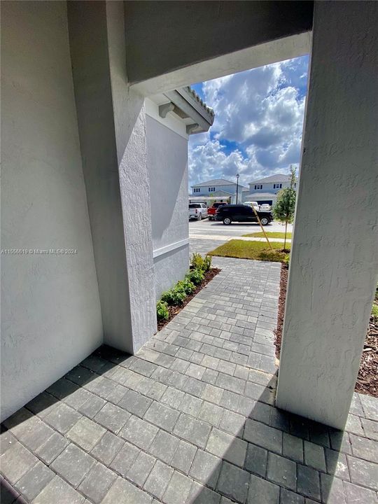 最近租的: $5,650 (5 贝兹, 3 浴室, 2987 平方英尺)