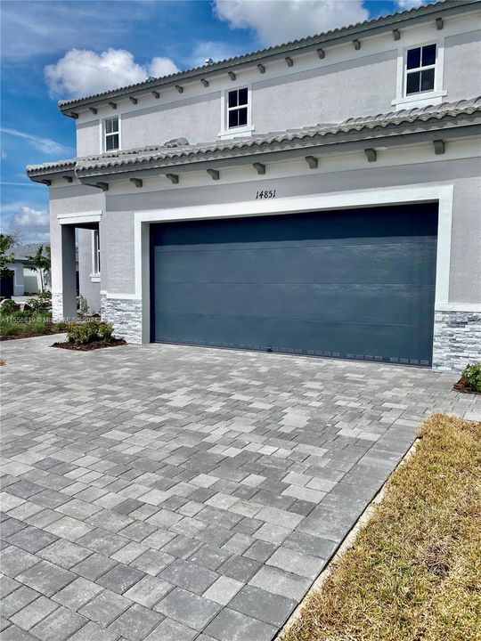 最近租的: $5,650 (5 贝兹, 3 浴室, 2987 平方英尺)