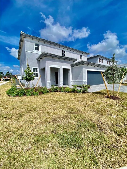 最近租的: $5,650 (5 贝兹, 3 浴室, 2987 平方英尺)