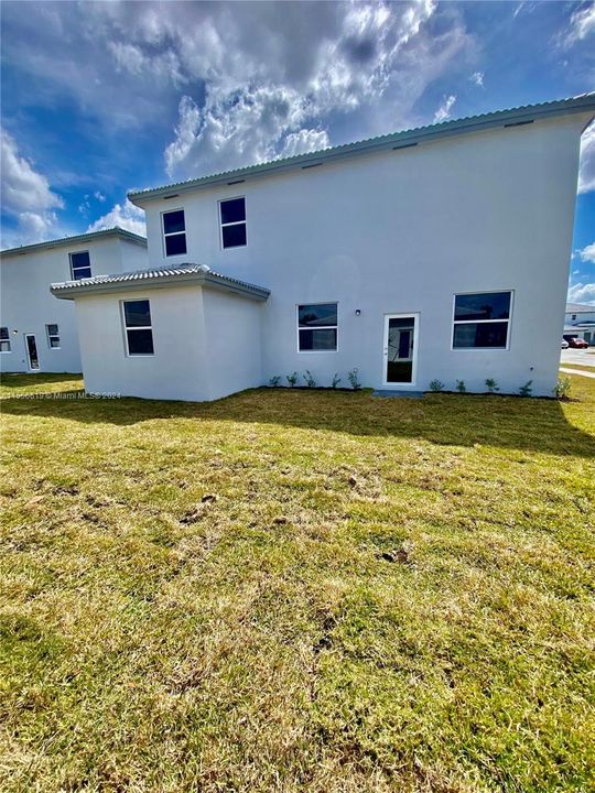 最近租的: $5,650 (5 贝兹, 3 浴室, 2987 平方英尺)