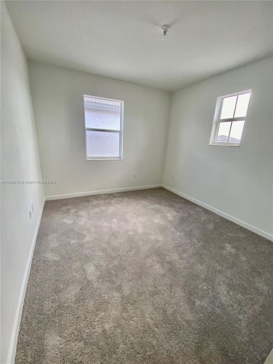 最近租的: $5,650 (5 贝兹, 3 浴室, 2987 平方英尺)