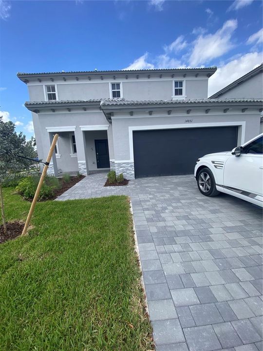 最近租的: $5,650 (5 贝兹, 3 浴室, 2987 平方英尺)