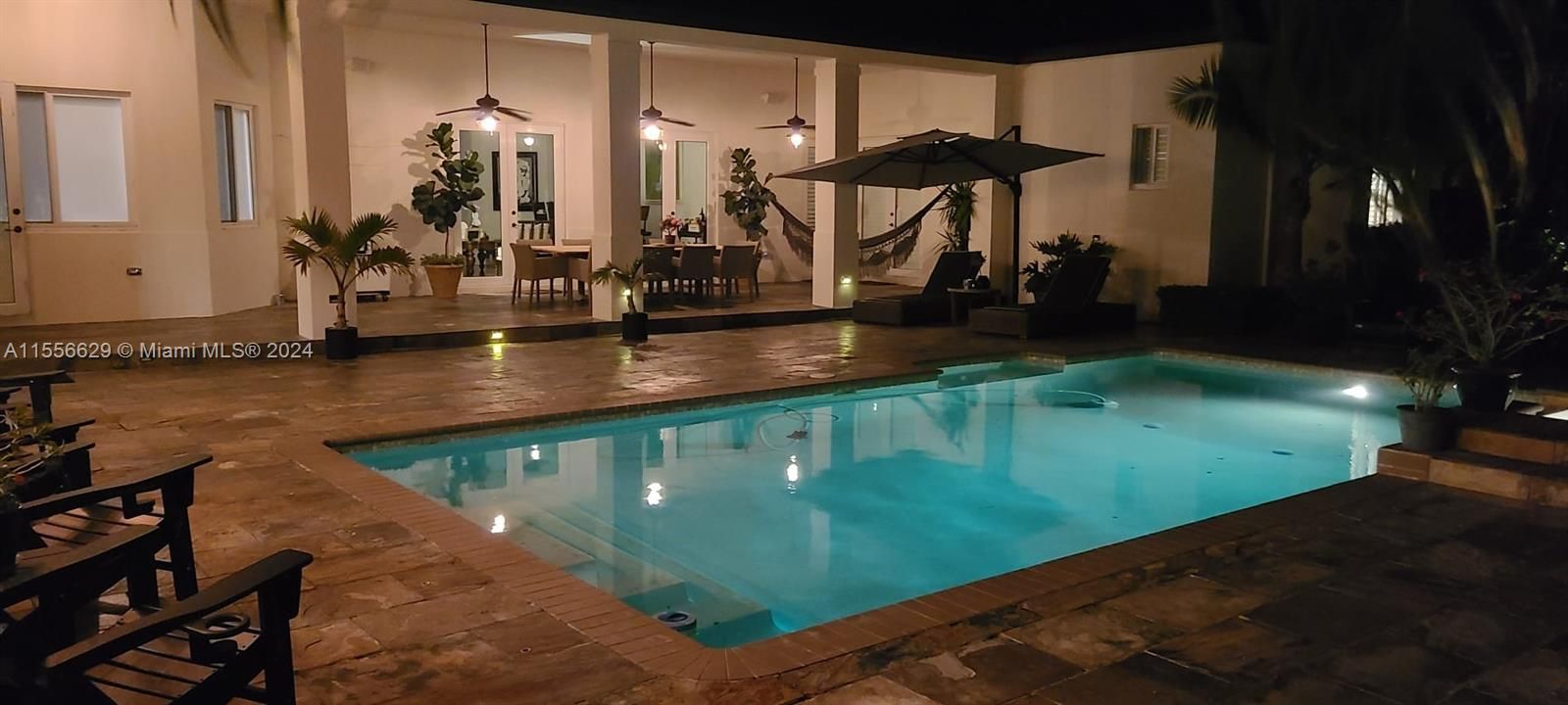 Nighttime-Pool & Outdoor Dining