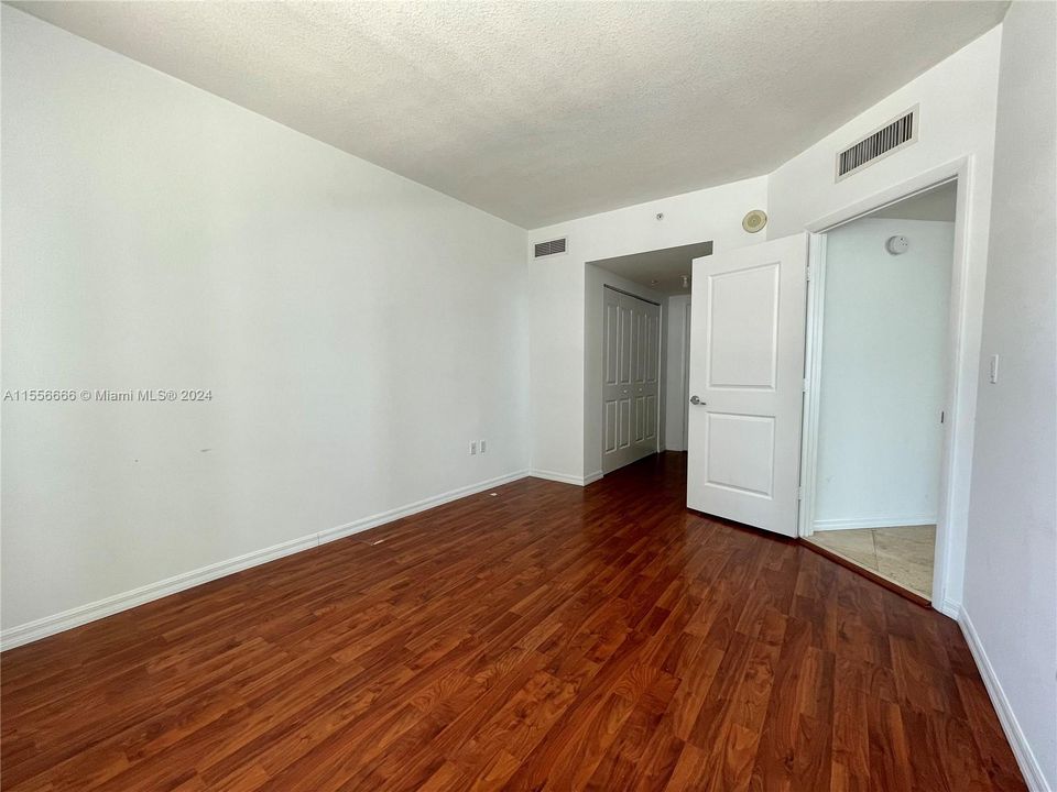 For Rent: $3,800 (2 beds, 2 baths, 1145 Square Feet)