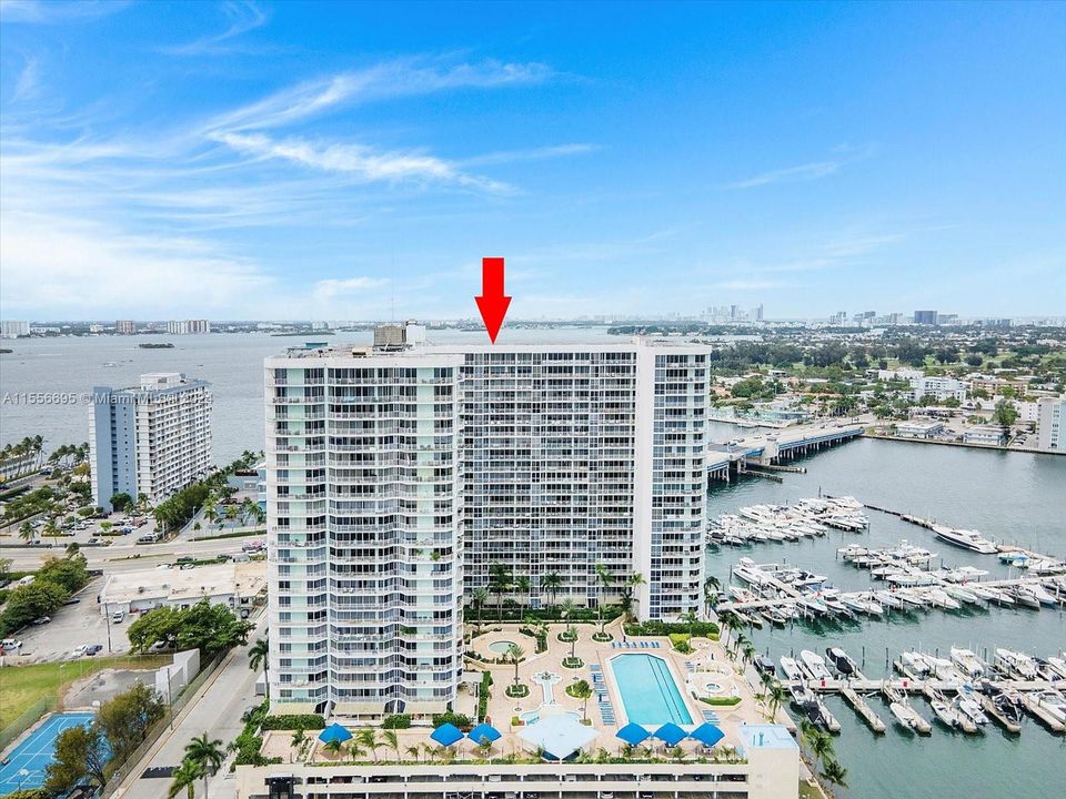 Active With Contract: $465,000 (2 beds, 2 baths, 1030 Square Feet)