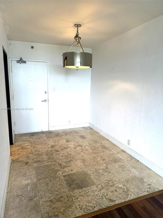 Recently Rented: $2,850 (1 beds, 1 baths, 837 Square Feet)