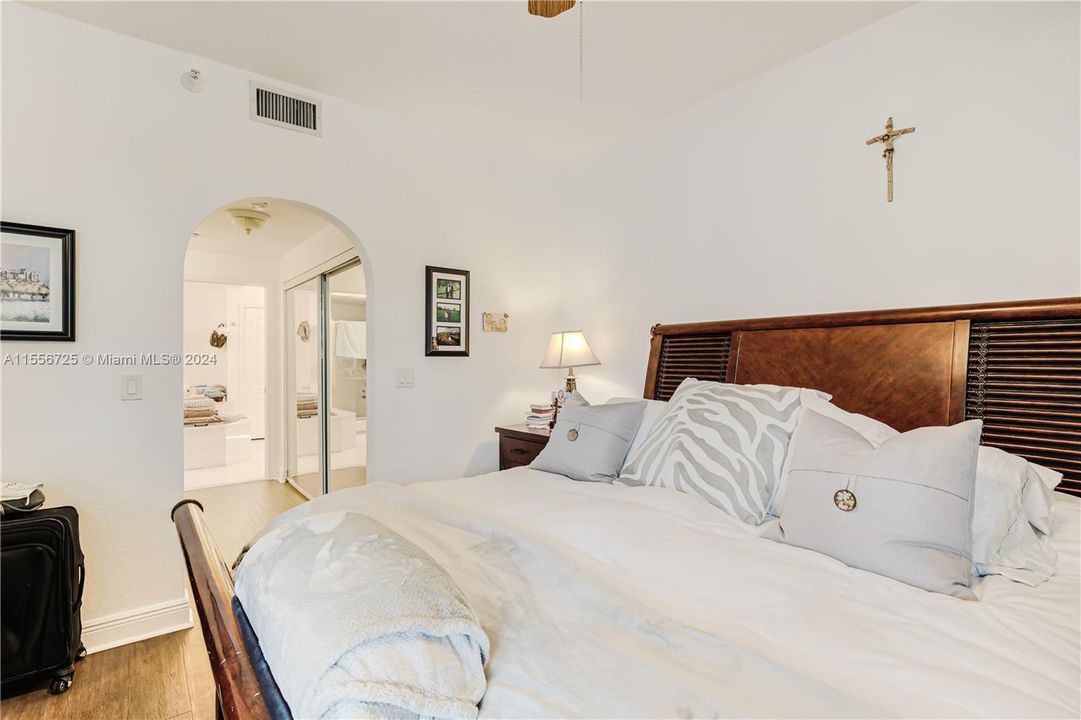 For Sale: $490,000 (3 beds, 2 baths, 1710 Square Feet)