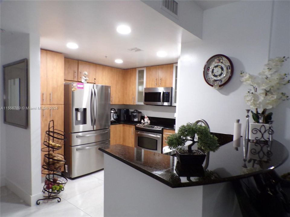 For Sale: $630,000 (2 beds, 2 baths, 1251 Square Feet)