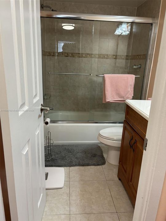 For Sale: $280,000 (1 beds, 1 baths, 1066 Square Feet)