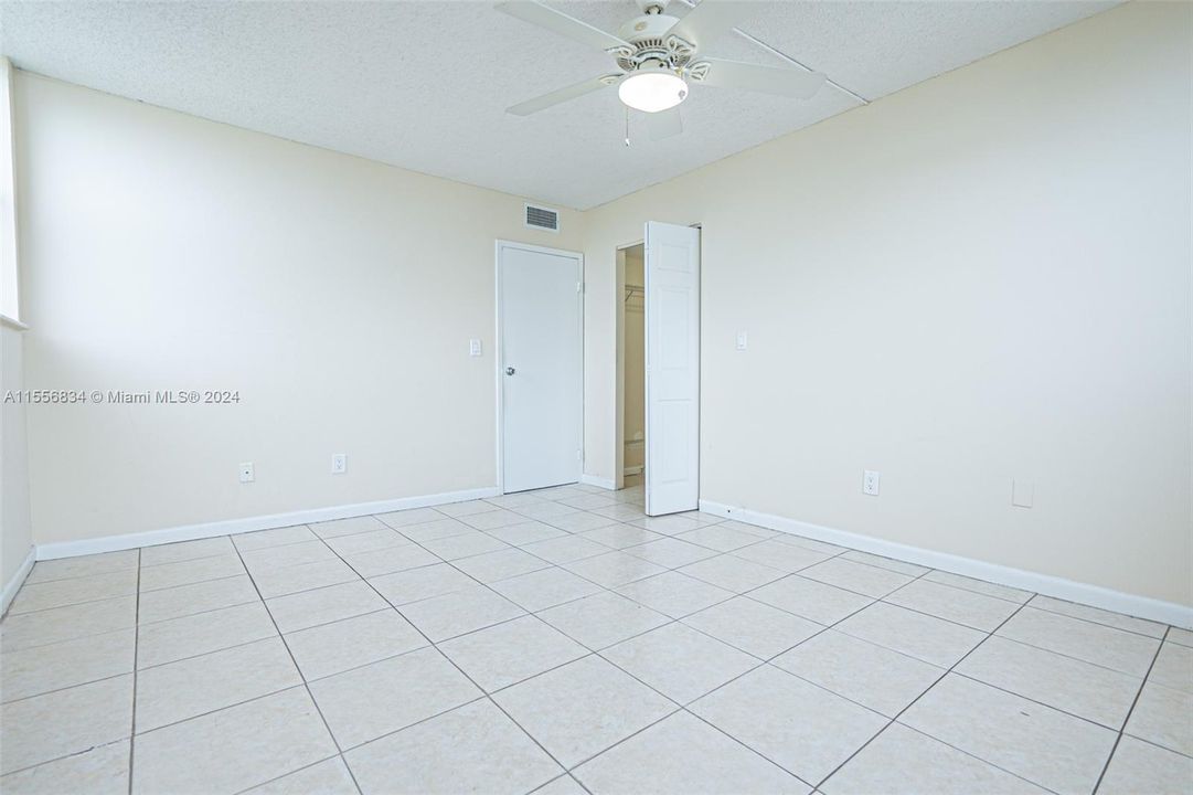 For Sale: $114,900 (2 beds, 2 baths, 1010 Square Feet)