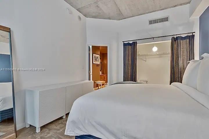 En Venta: $429,000 (2 camas, 1 baños, 950 Pies cuadrados)