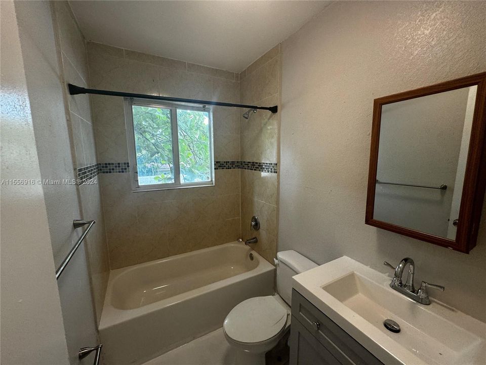 最近租的: $1,900 (2 贝兹, 1 浴室, 920 平方英尺)
