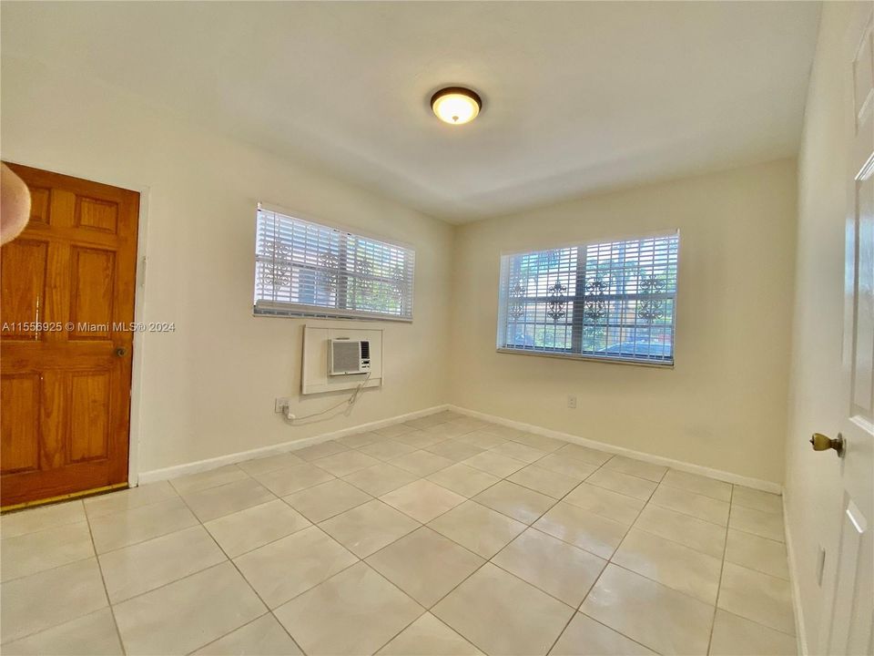 Recently Sold: $208,000 (1 beds, 1 baths, 555 Square Feet)