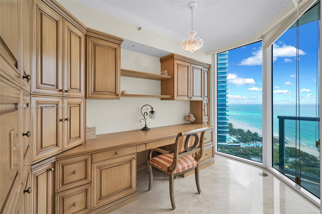 Recently Sold: $1,300,000 (2 beds, 2 baths, 1457 Square Feet)