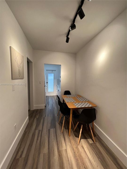 Active With Contract: $190,000 (0 beds, 1 baths, 406 Square Feet)