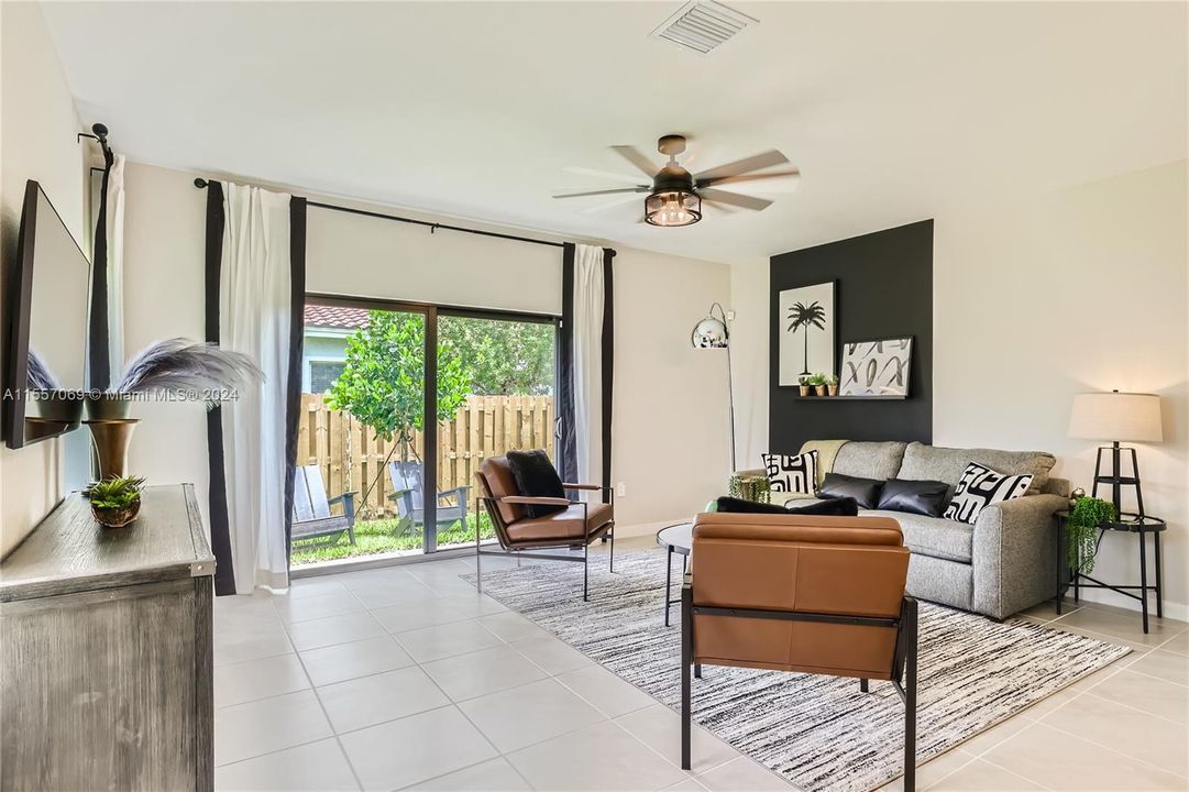 Active With Contract: $419,000 (3 beds, 2 baths, 1433 Square Feet)