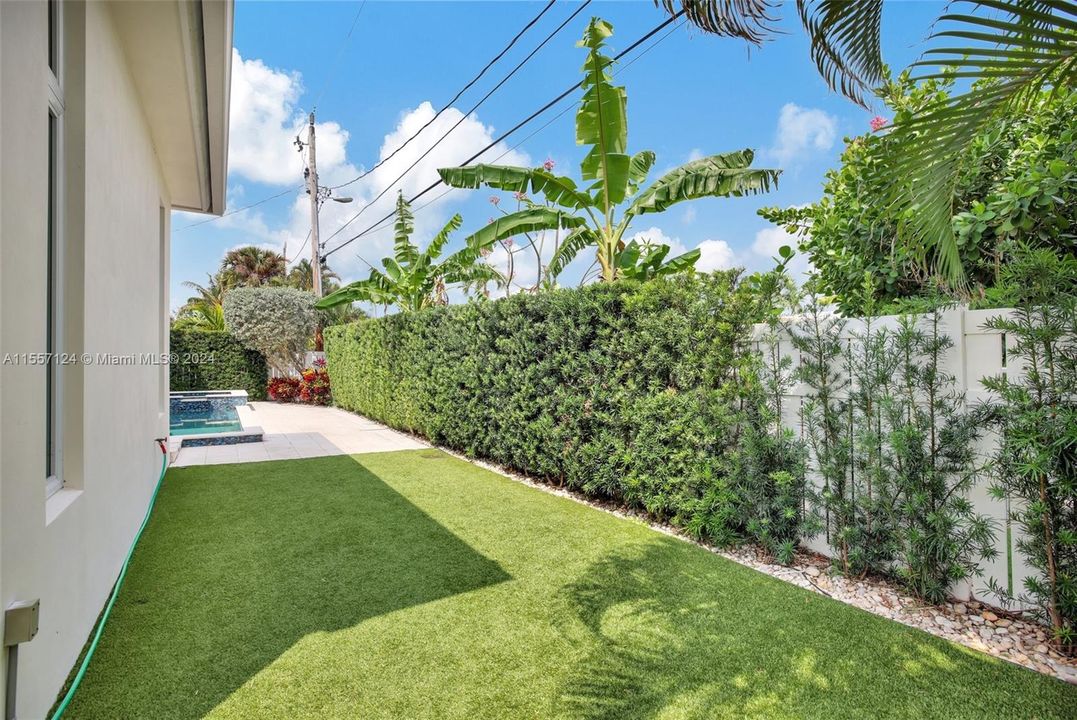 Recently Sold: $2,670,000 (4 beds, 4 baths, 3625 Square Feet)