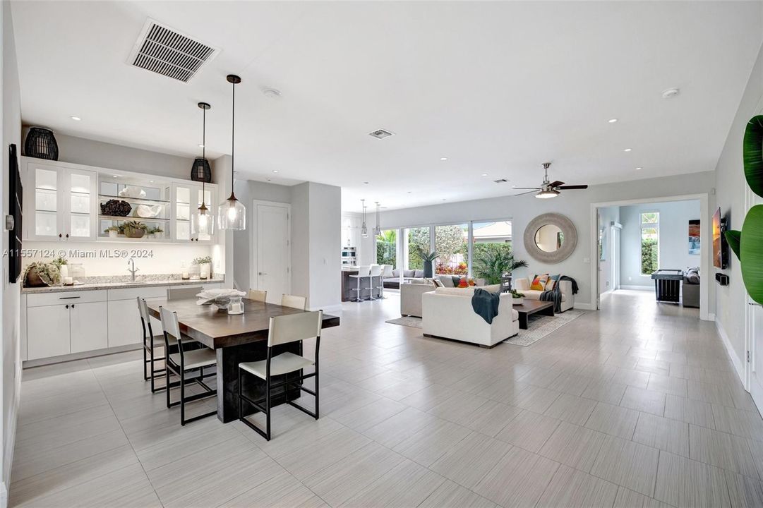 Recently Sold: $2,670,000 (4 beds, 4 baths, 3625 Square Feet)