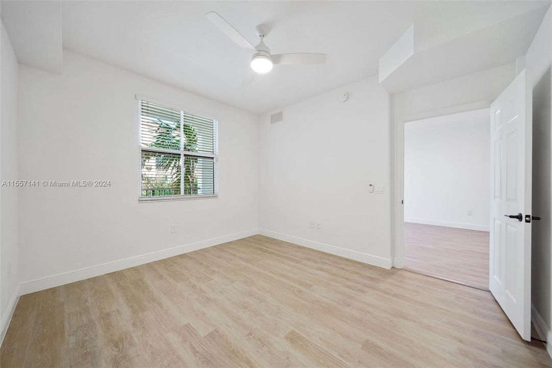 Active With Contract: $2,274 (1 beds, 1 baths, 778 Square Feet)