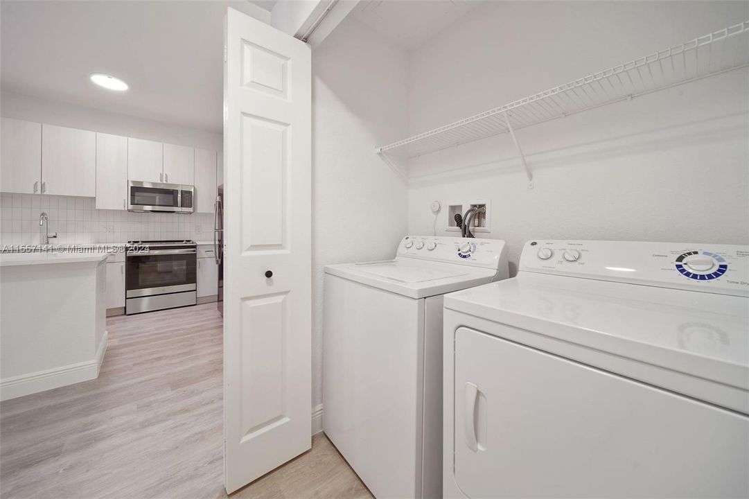 Active With Contract: $2,274 (1 beds, 1 baths, 778 Square Feet)