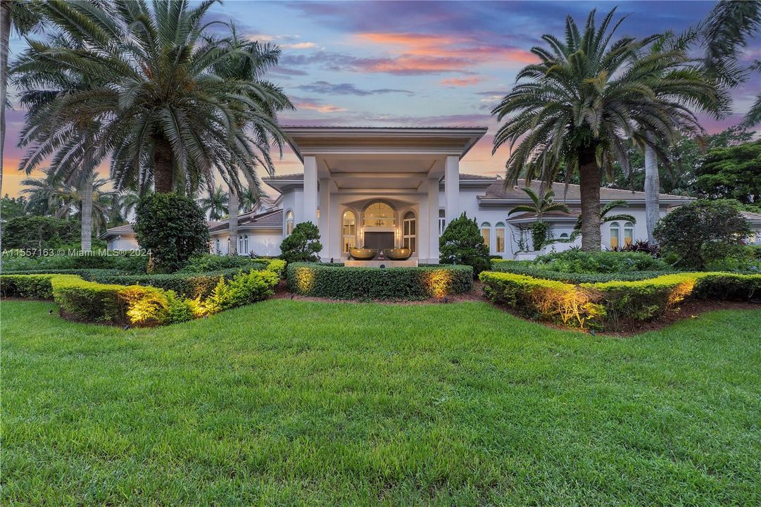 For Sale: $6,299,000 (6 beds, 8 baths, 7647 Square Feet)