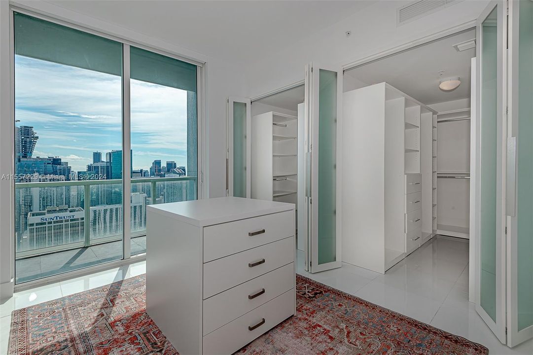 For Sale: $3,800,000 (3 beds, 4 baths, 3020 Square Feet)