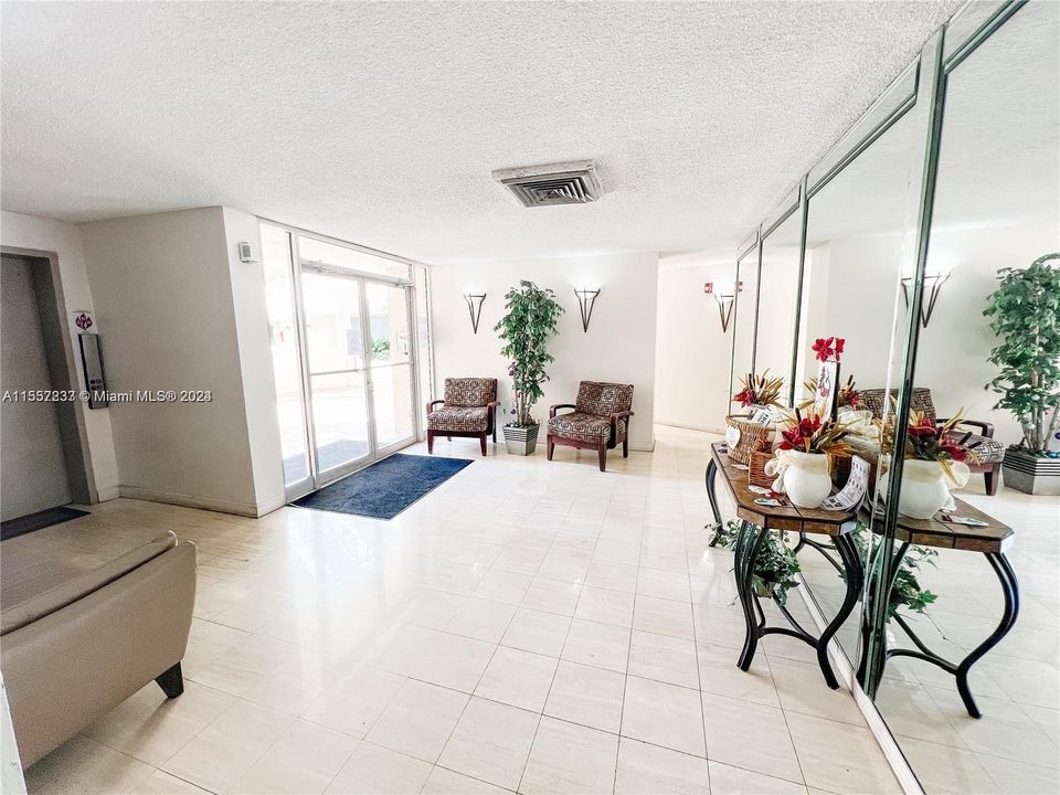 For Sale: $150,000 (2 beds, 2 baths, 1148 Square Feet)