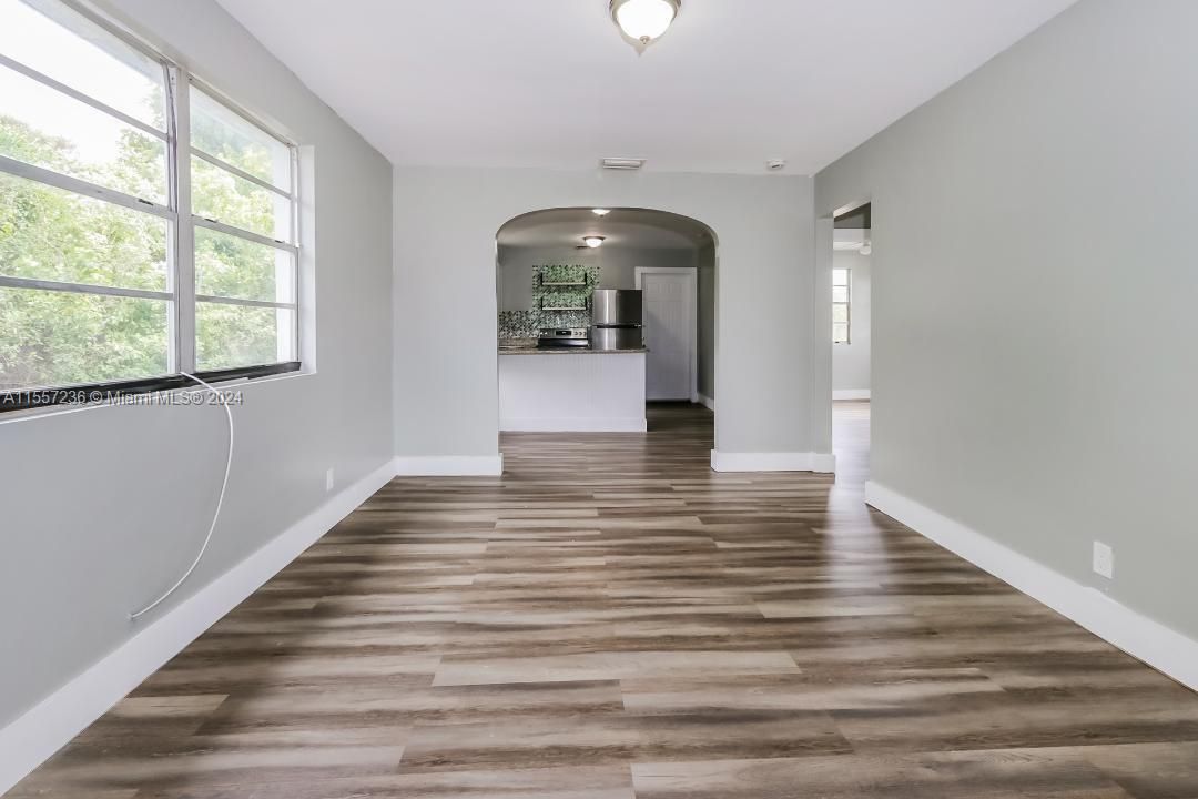 For Sale: $283,100 (2 beds, 1 baths, 750 Square Feet)
