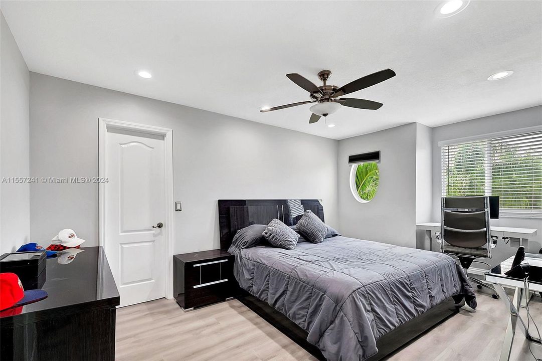 Bedroom 3 - Upstairs with walk in closet and modern hihats!