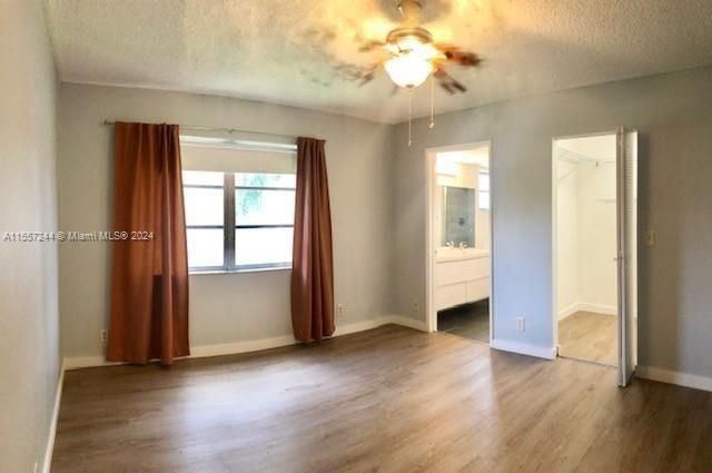 For Sale: $240,000 (2 beds, 2 baths, 1040 Square Feet)