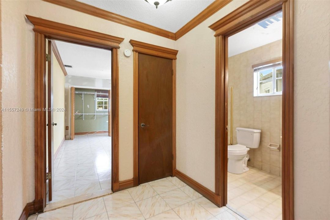 合同活跃: $489,900 (3 贝兹, 1 浴室, 1520 平方英尺)