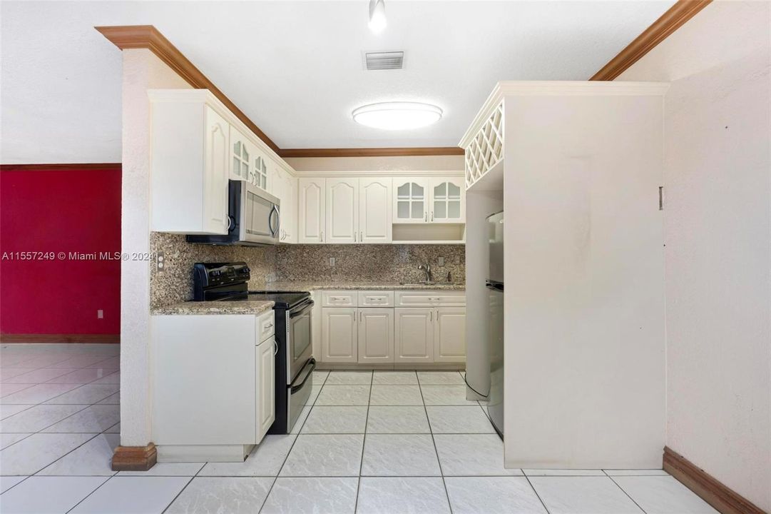 Active With Contract: $489,900 (3 beds, 1 baths, 1520 Square Feet)