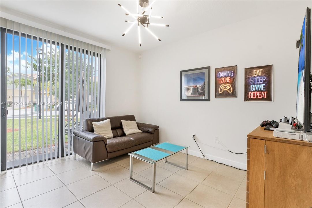 For Sale: $529,000 (3 beds, 2 baths, 1777 Square Feet)