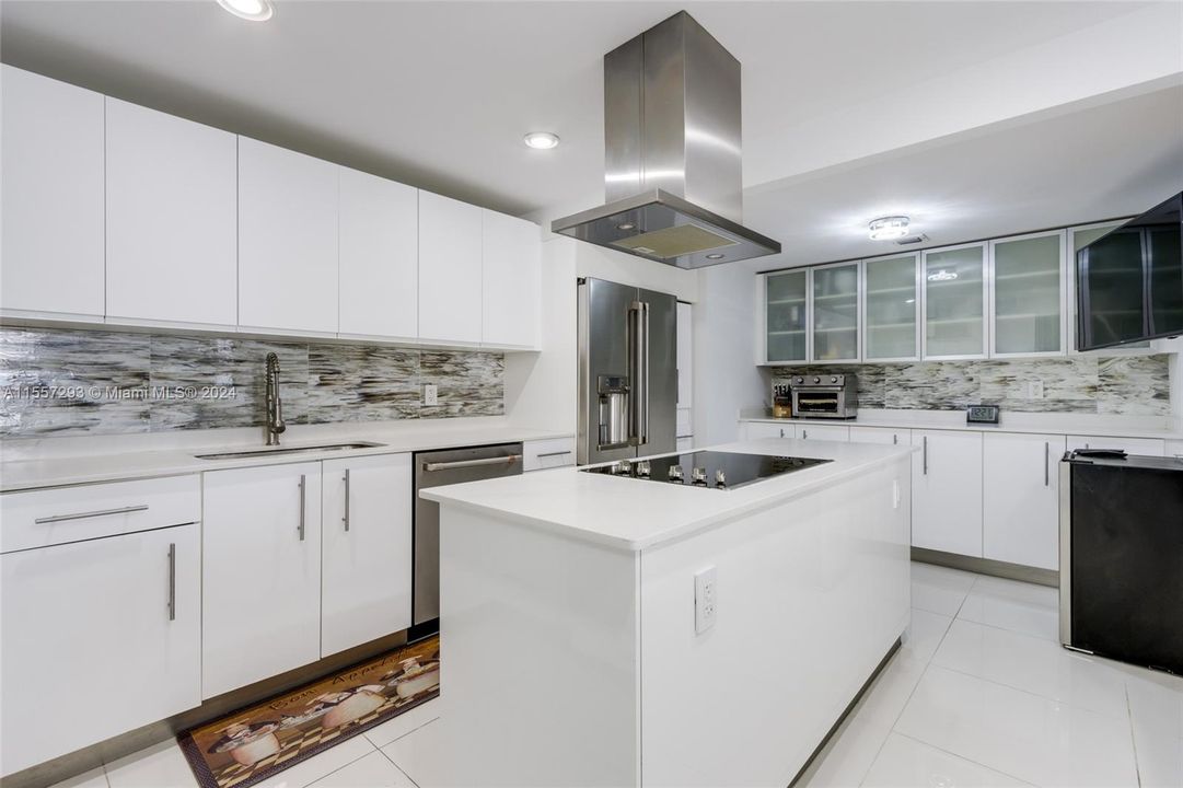 For Sale: $534,900 (2 beds, 2 baths, 1580 Square Feet)