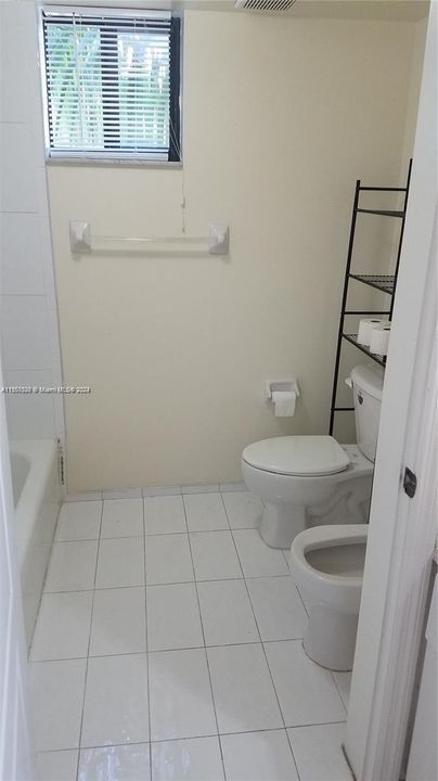 Recently Rented: $2,800 (3 beds, 2 baths, 1208 Square Feet)