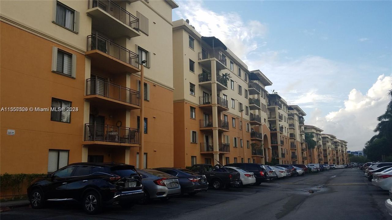 Recently Rented: $2,800 (3 beds, 2 baths, 1208 Square Feet)