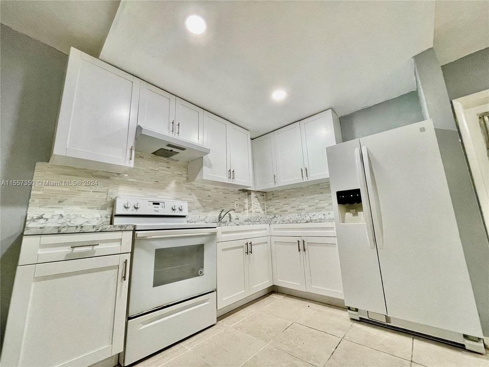 For Rent: $1,600 (1 beds, 1 baths, 680 Square Feet)