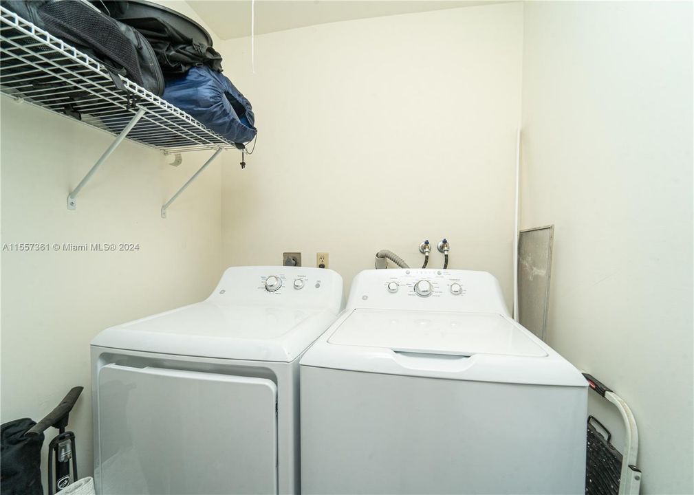 For Sale: $145,000 (1 beds, 1 baths, 760 Square Feet)