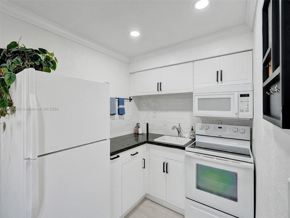 Vendido Recientemente: $1,070,000 (0 camas, 0 baños, 2561 Pies cuadrados)