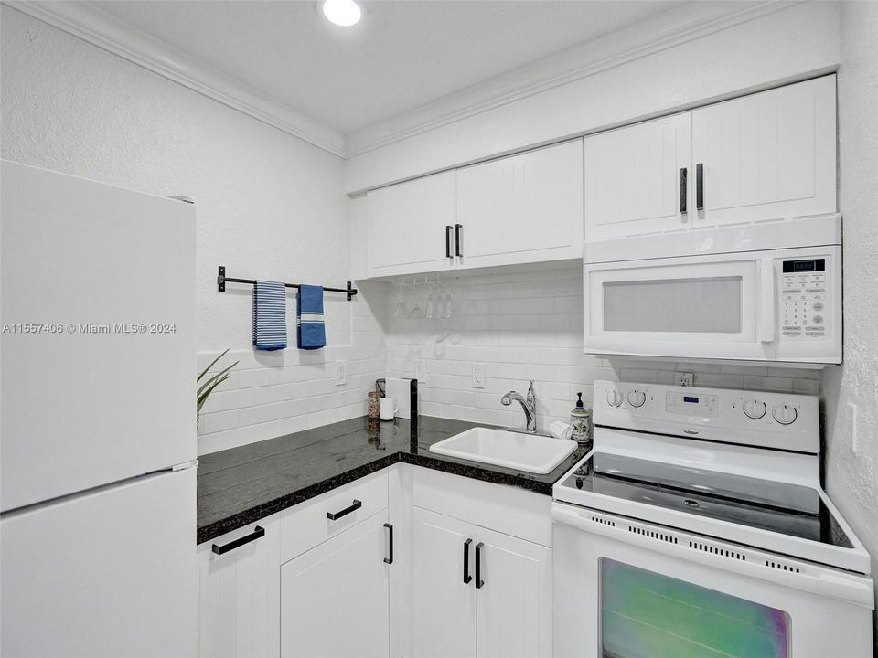 Vendido Recientemente: $1,070,000 (0 camas, 0 baños, 2561 Pies cuadrados)