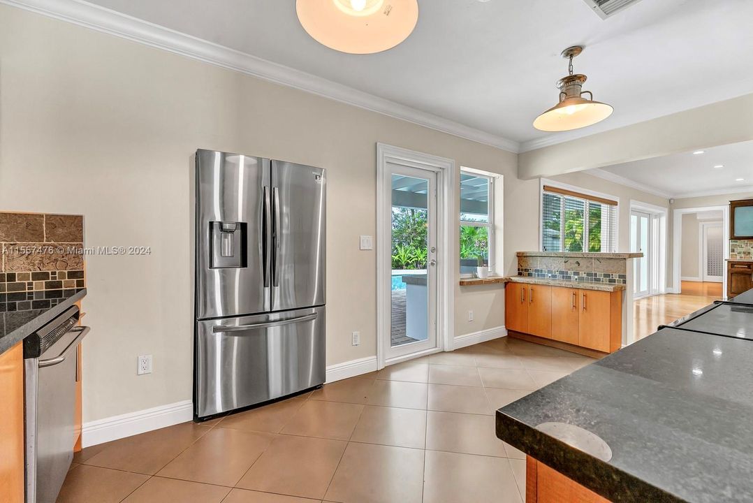 Recently Sold: $1,550,000 (3 beds, 2 baths, 2080 Square Feet)