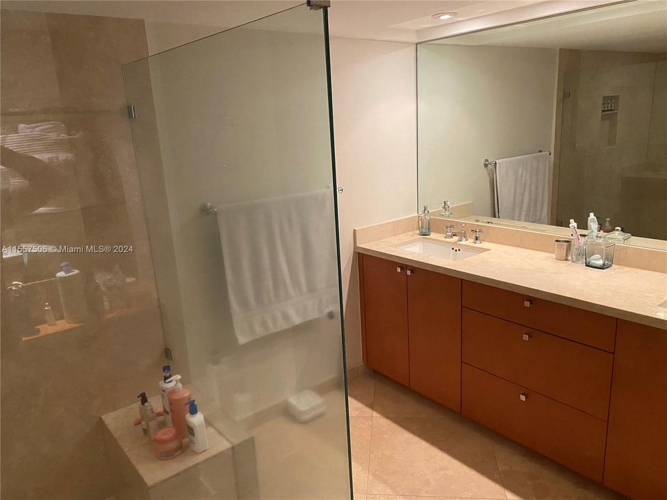 Недавно арендовано: $7,900 (2 спален, 2 ванн, 1782 Квадратных фут)